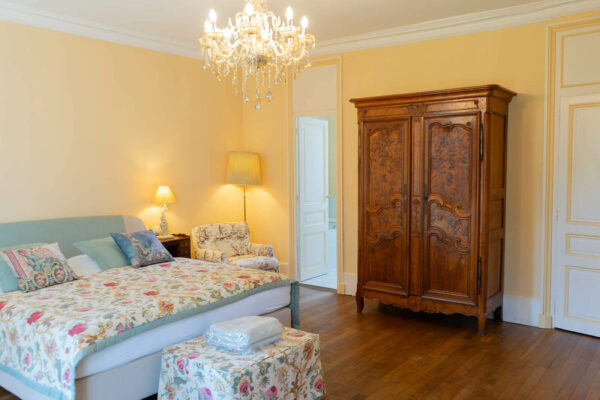 Bedroom comfort at Chateau de Mirande